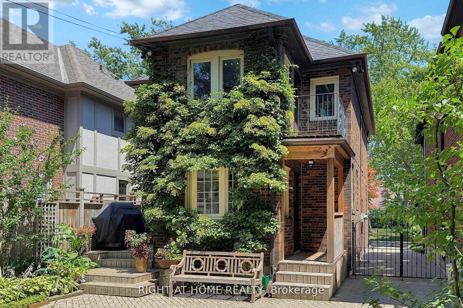 46 Jackson Avenue, Toronto, Ontario  M8X 2J4 - Photo 40 - W12701610
