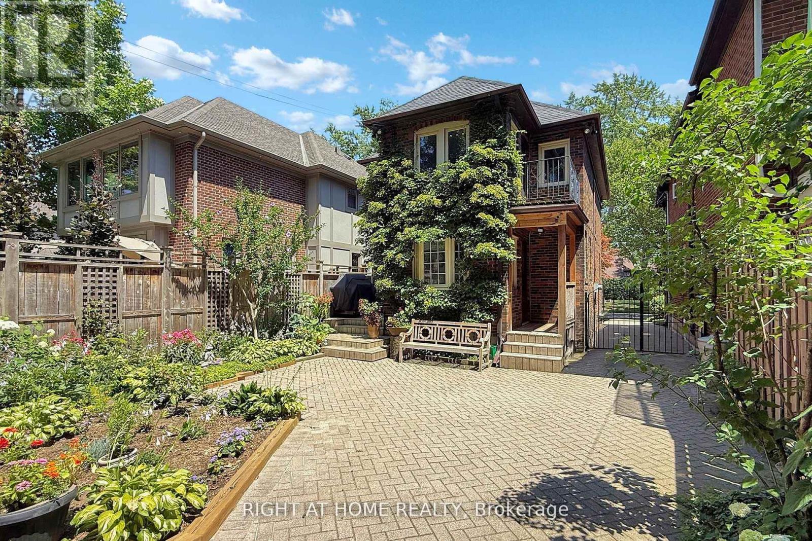 46 Jackson Avenue, Toronto, Ontario  M8X 2J4 - Photo 42 - W12701610