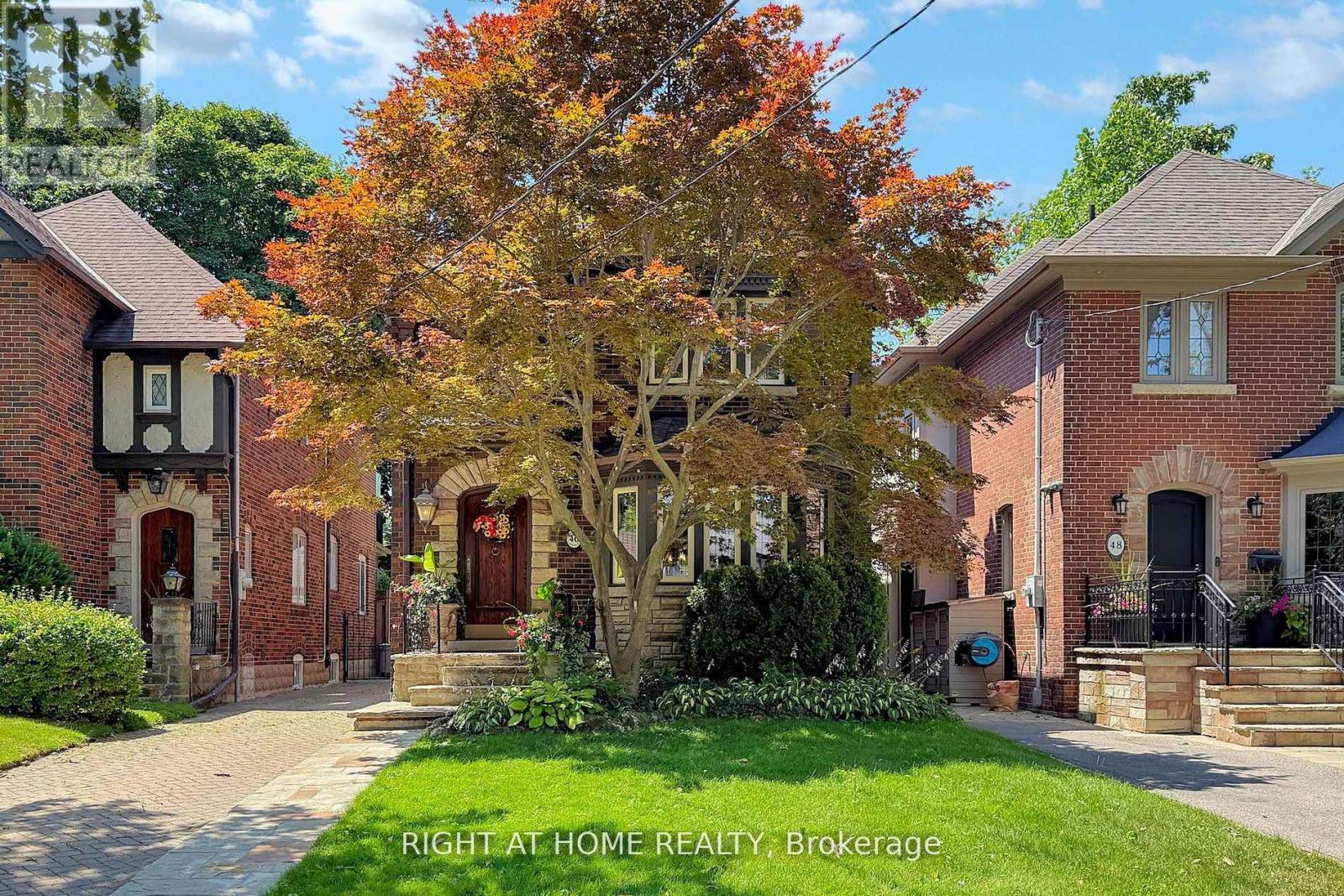 46 Jackson Avenue, Toronto, Ontario  M8X 2J4 - Photo 5 - W12701610