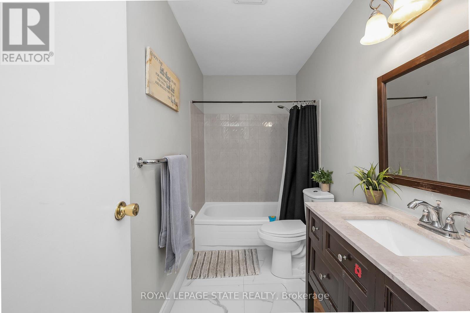 2 - 165 Limeridge Road W, Hamilton, Ontario  L9C 2V4 - Photo 15 - X12701572