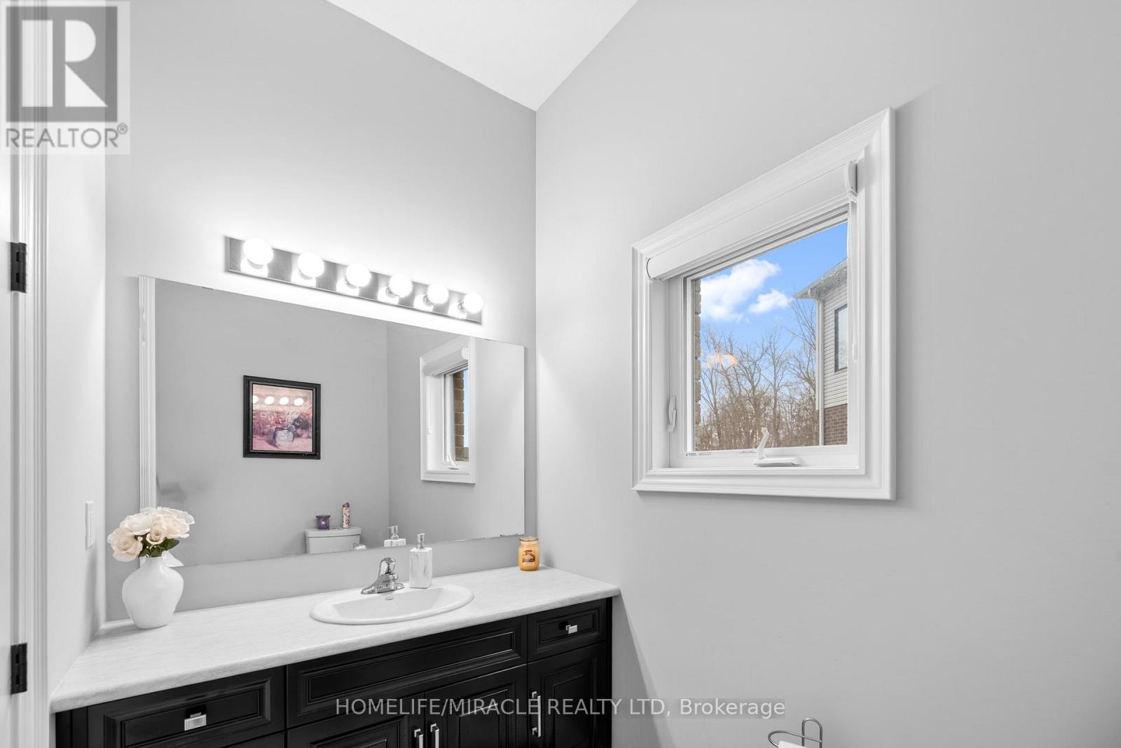 147 Ambrous Crescent W, Guelph, Ontario  N1G 0E4 - Photo 20 - X12701592