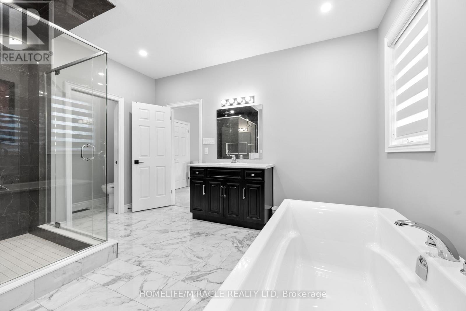 147 Ambrous Crescent W, Guelph, Ontario  N1G 0E4 - Photo 36 - X12701592