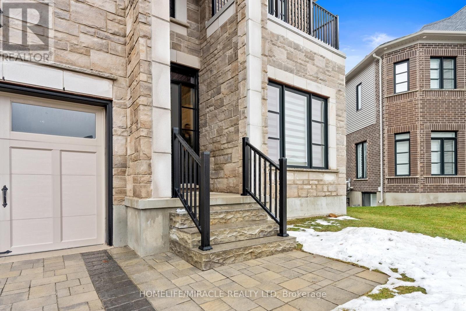 147 Ambrous Crescent W, Guelph, Ontario  N1G 0E4 - Photo 4 - X12701592