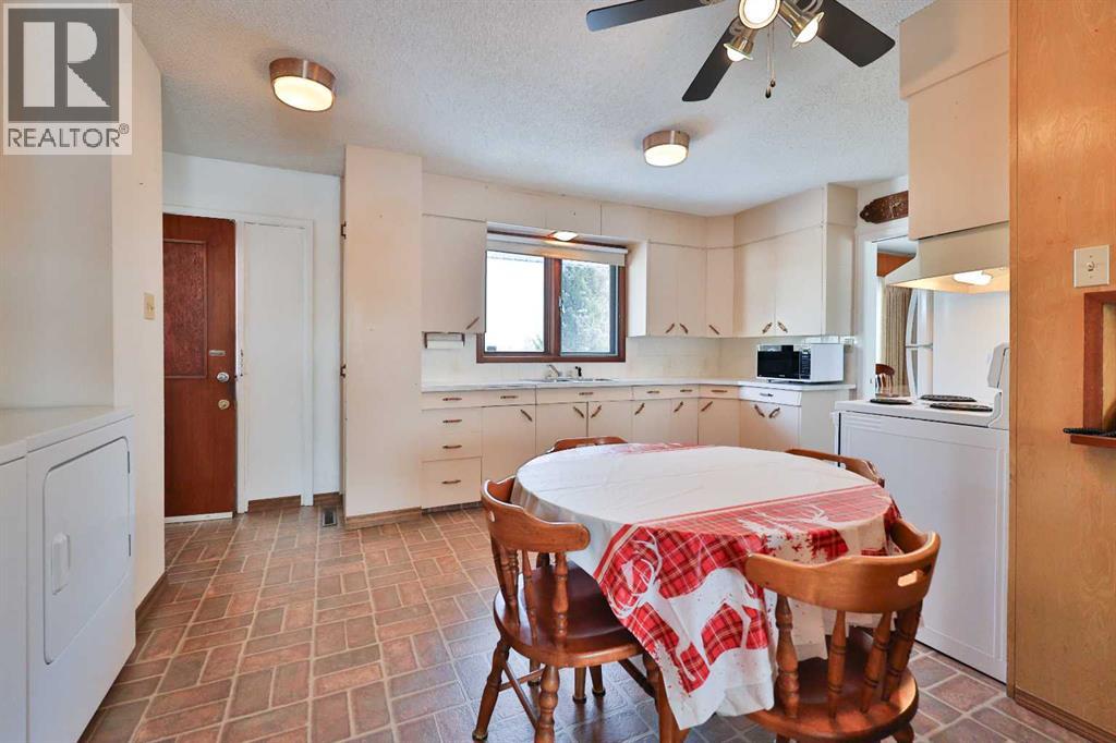 228 3 Street W, Cardston, Alberta  T0K 0K0 - Photo 19 - A2276356