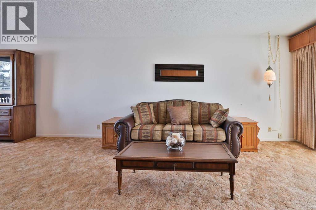 228 3 Street W, Cardston, Alberta  T0K 0K0 - Photo 5 - A2276356