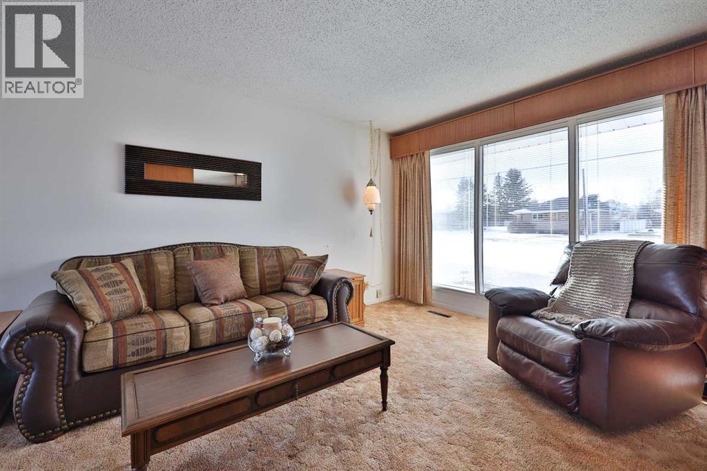 228 3 Street W, Cardston, Alberta  T0K 0K0 - Photo 6 - A2276356