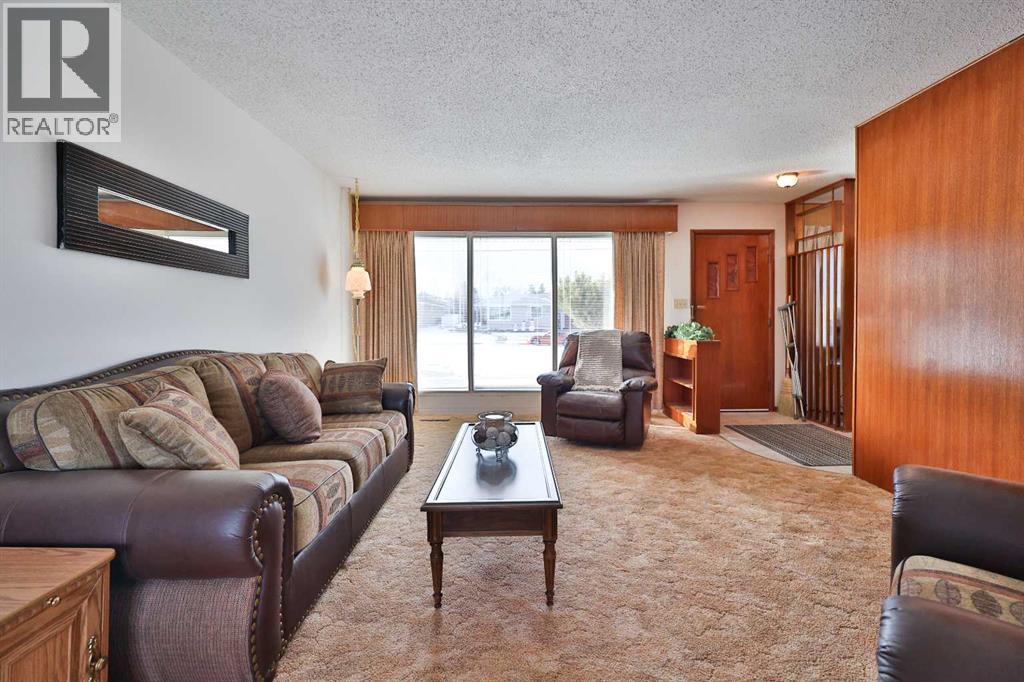 228 3 Street W, Cardston, Alberta  T0K 0K0 - Photo 7 - A2276356