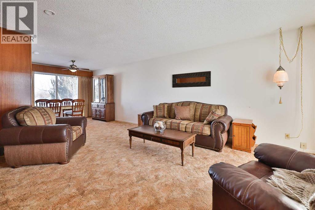 228 3 Street W, Cardston, Alberta  T0K 0K0 - Photo 3 - A2276356