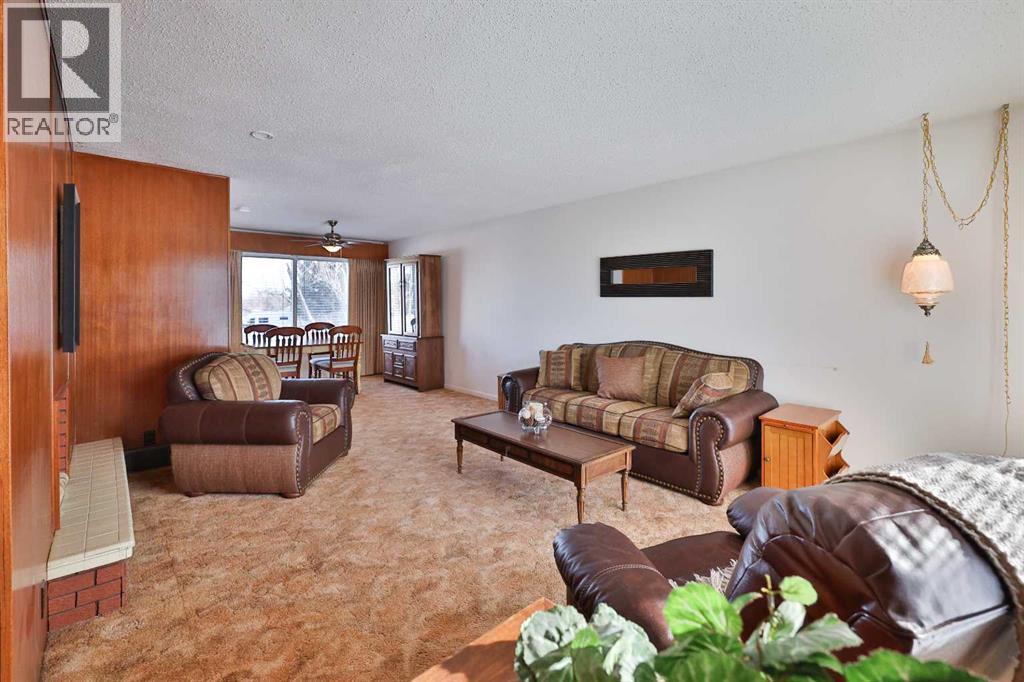 228 3 Street W, Cardston, Alberta  T0K 0K0 - Photo 4 - A2276356