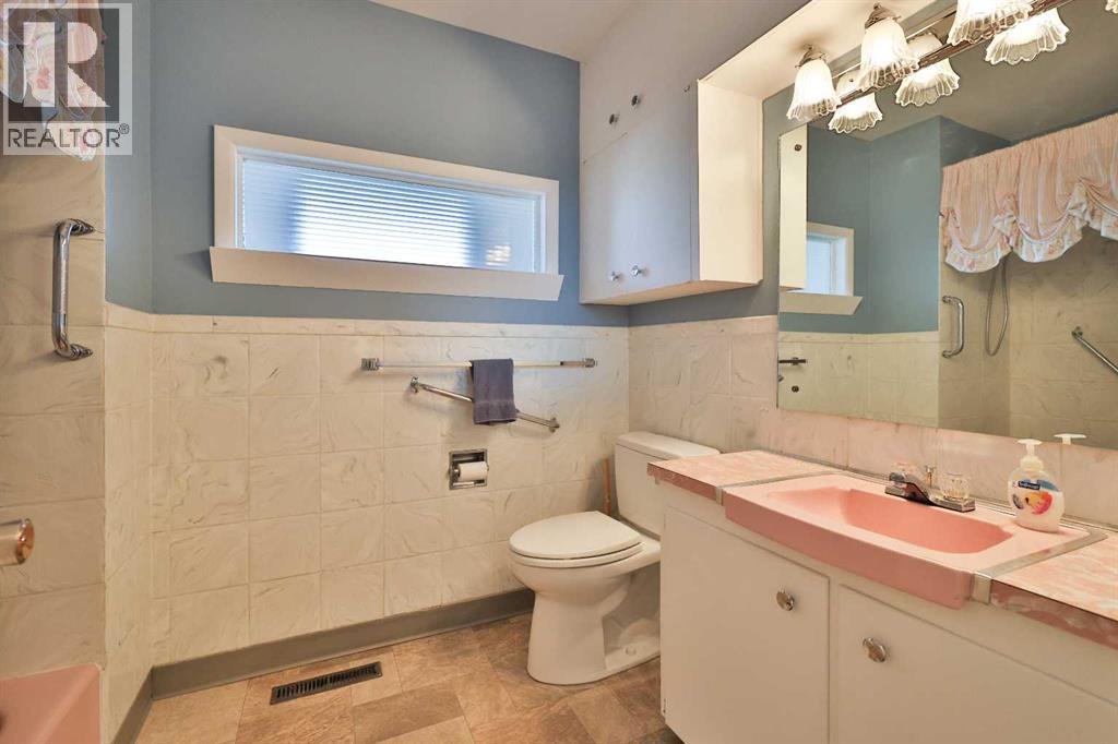 228 3 Street W, Cardston, Alberta  T0K 0K0 - Photo 27 - A2276356