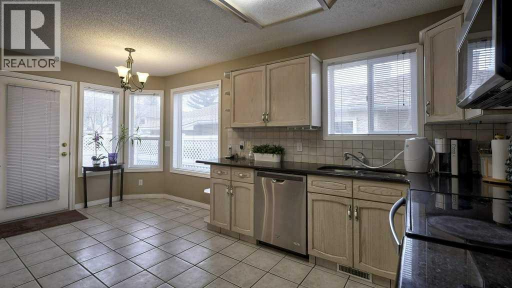 138 Sierra Morena Green Sw, Calgary, Alberta  T3H 3E4 - Photo 10 - A2268938