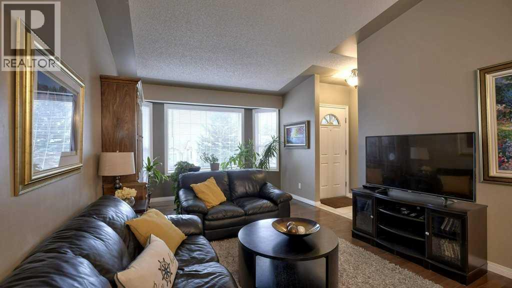 138 Sierra Morena Green Sw, Calgary, Alberta  T3H 3E4 - Photo 5 - A2268938