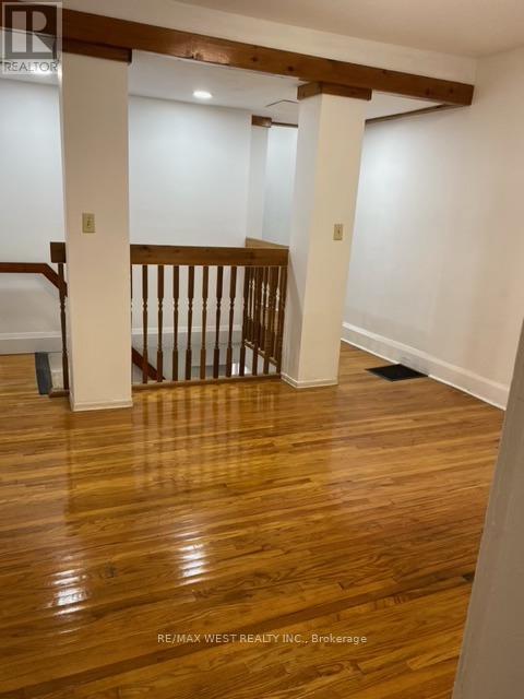 Lower Unit - 531 Woodbine Avenue, Toronto, Ontario  M4E 2H7 - Photo 14 - E12665754