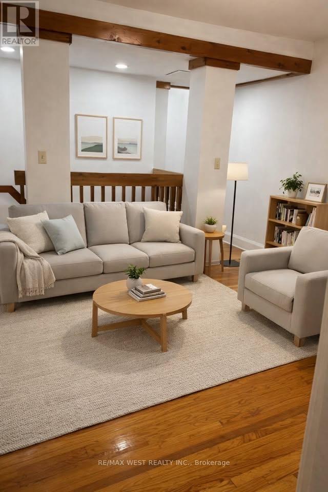 Lower Unit - 531 Woodbine Avenue, Toronto, Ontario  M4E 2H7 - Photo 12 - E12665754