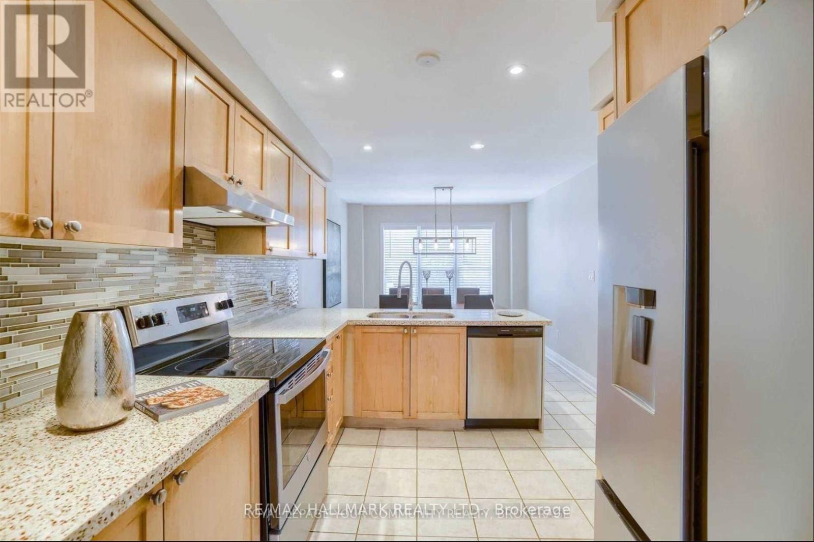 101 - 5980 Whitehorn Avenue, Mississauga, Ontario  L5V 2Y4 - Photo 8 - W12700920