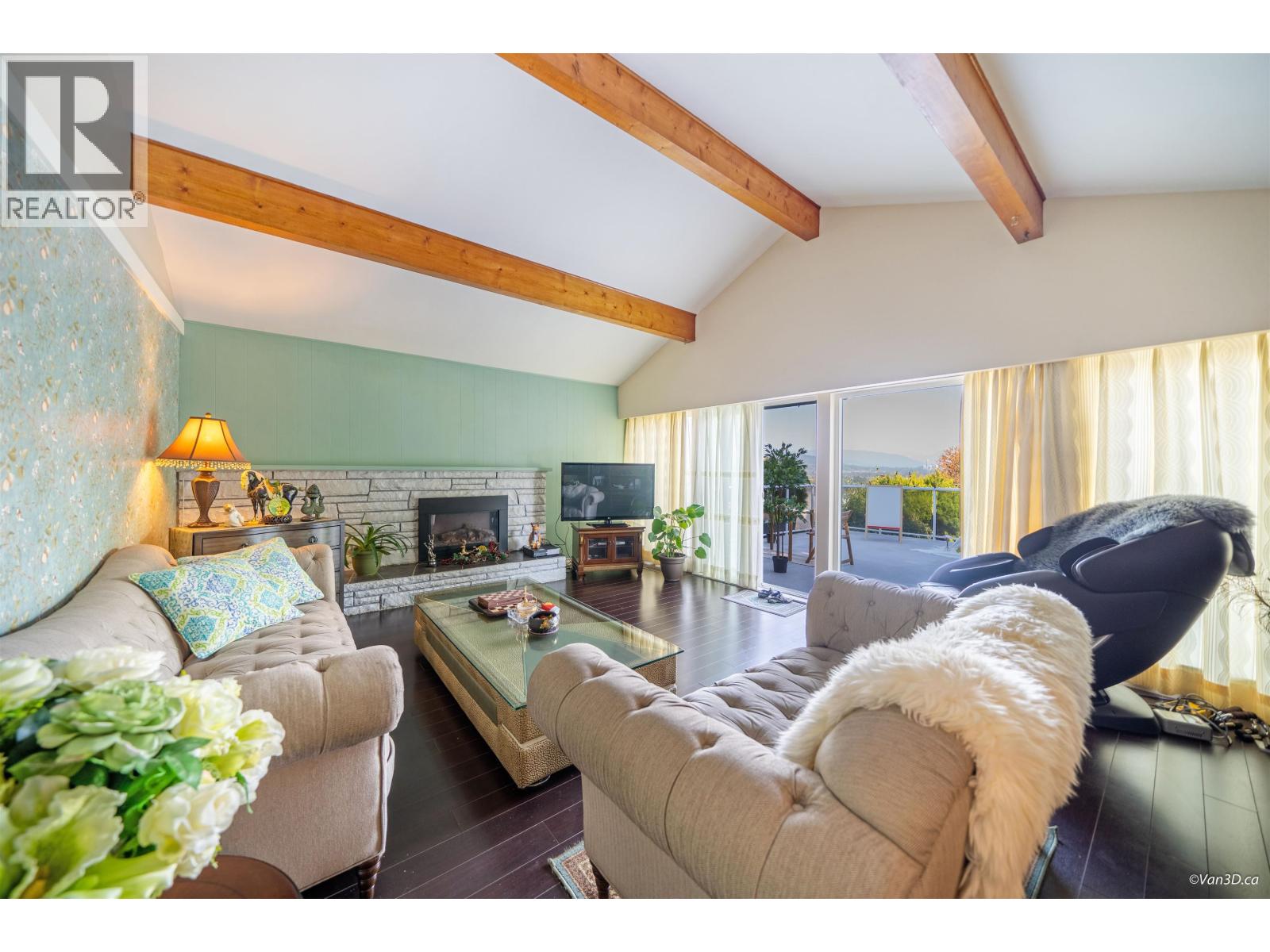 5681 Sardis Crescent, Burnaby, British Columbia  V5H 3K4 - Photo 7 - R3080110