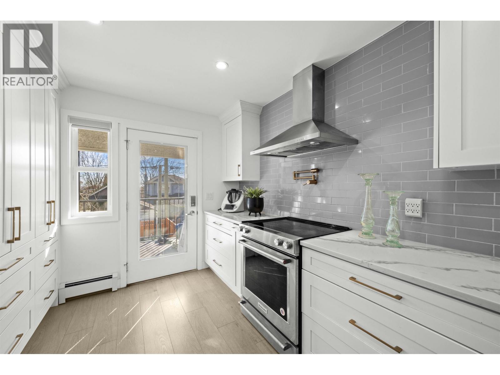 870 W 59th Avenue, Vancouver, British Columbia  V6P 1X7 - Photo 12 - R3080125