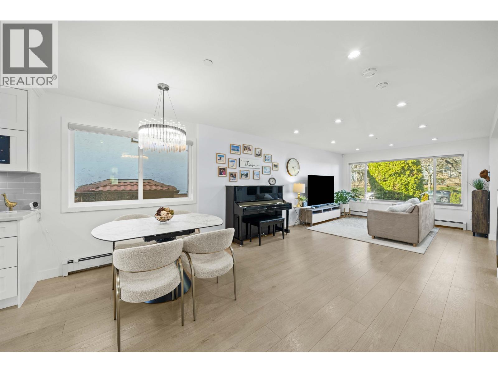 870 W 59th Avenue, Vancouver, British Columbia  V6P 1X7 - Photo 3 - R3080125