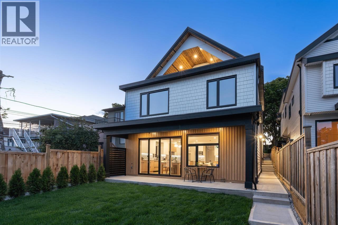 2 3576 E Pender Street, Vancouver, British Columbia  V5K 2E3 - Photo 2 - R3080028