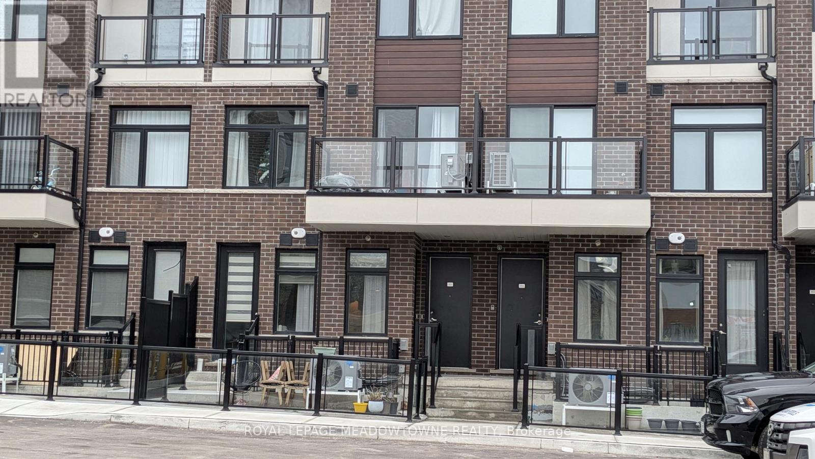 319 - 755 Omega Drive, Pickering, Ontario  L1V 0H1 - Photo 4 - E12701632