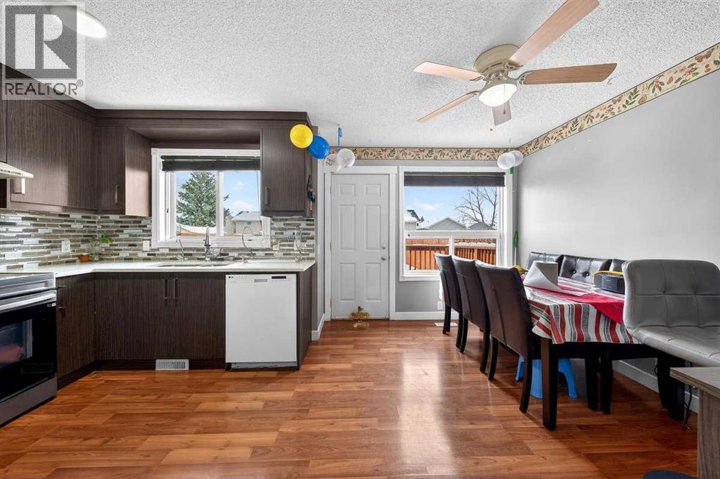 214 Martinwood Place Ne, Calgary, Alberta  T3J 3H6 - Photo 12 - A2274044