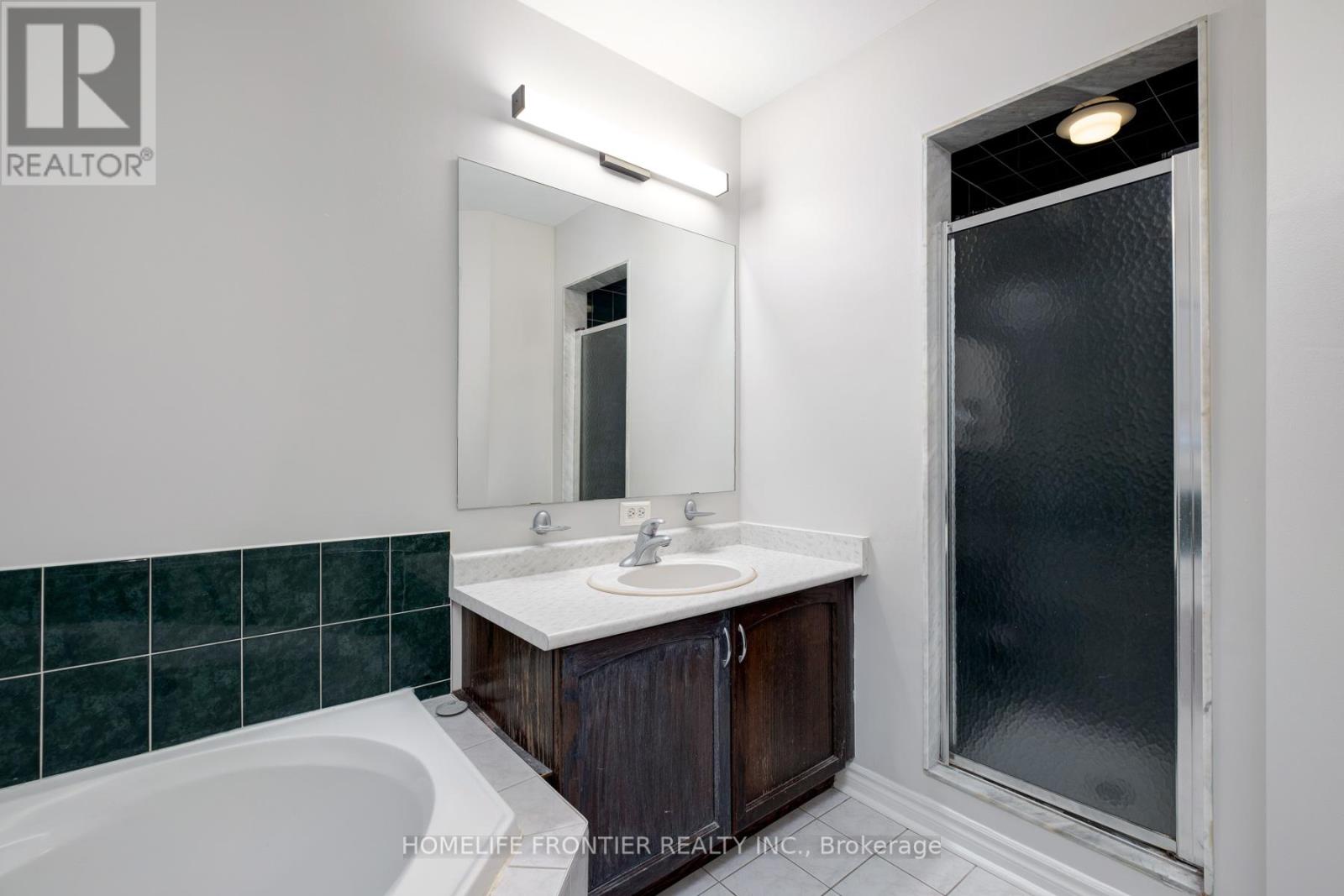 247 Humberland Drive, Richmond Hill, Ontario  L4E 3T4 - Photo 15 - N12701636