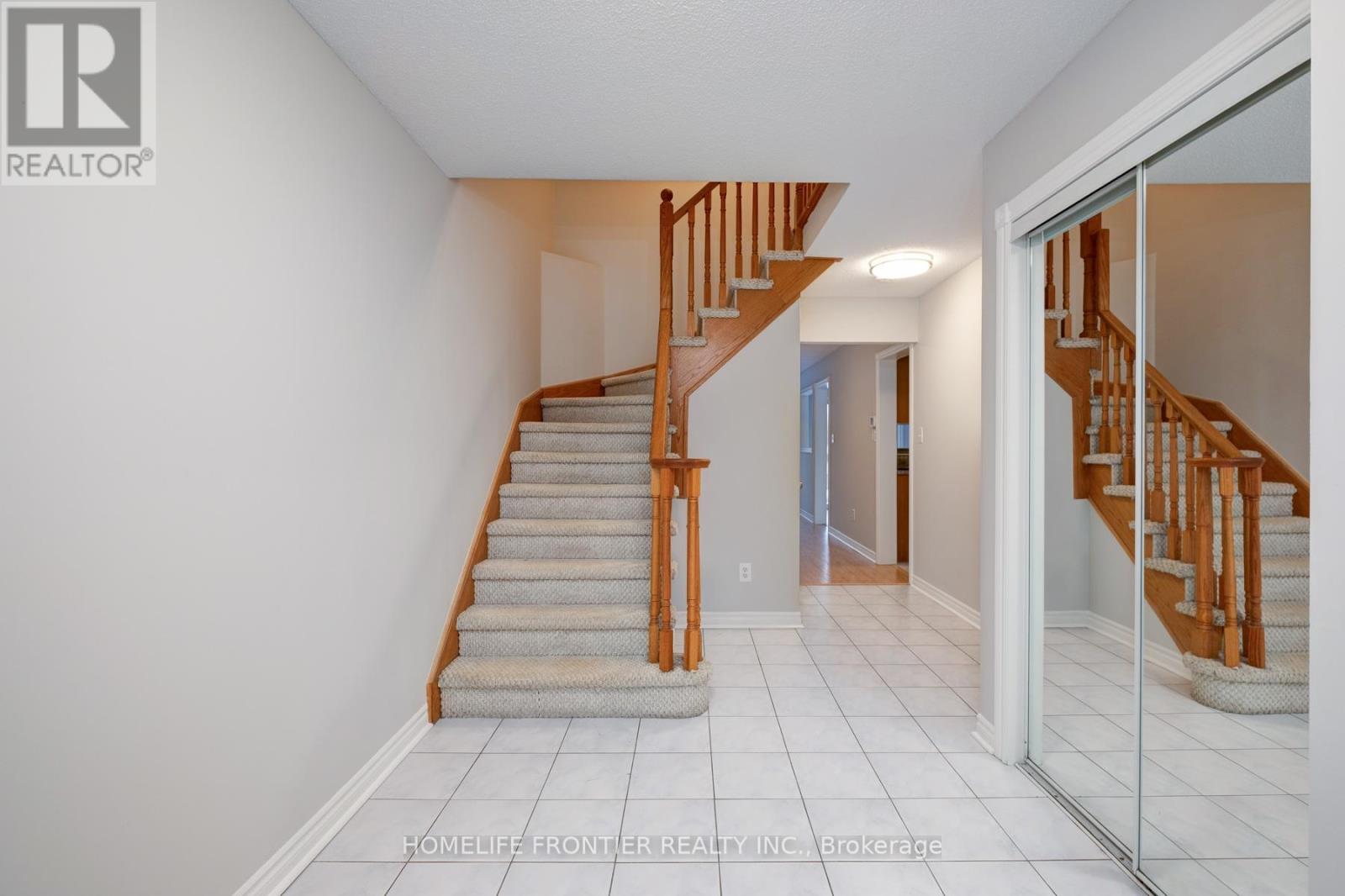 247 Humberland Drive, Richmond Hill, Ontario  L4E 3T4 - Photo 2 - N12701636