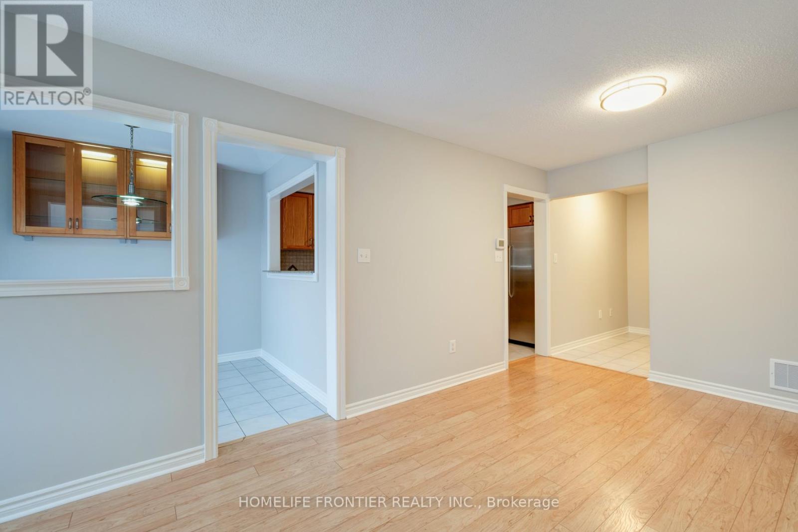 247 Humberland Drive, Richmond Hill, Ontario  L4E 3T4 - Photo 8 - N12701636