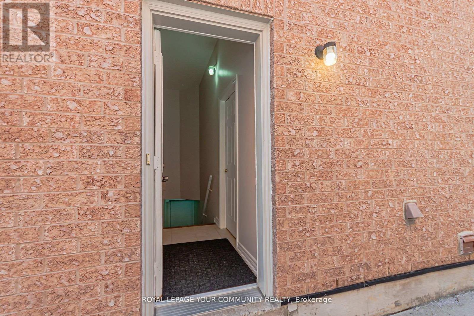 Basement - 6 Round Hill Court S, Markham, Ontario  L6B 0E1 - Photo 3 - N12701646