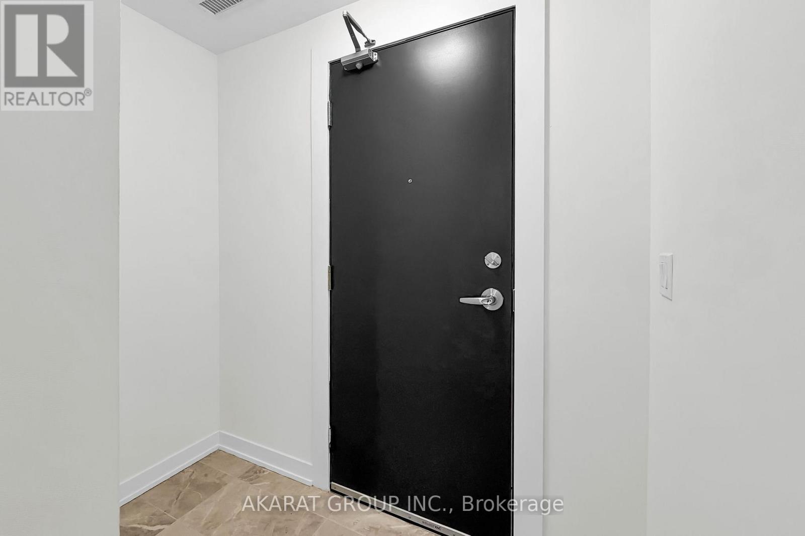 13 - 498 Plains Road E, Burlington, Ontario  L7T 0C9 - Photo 2 - W12701640