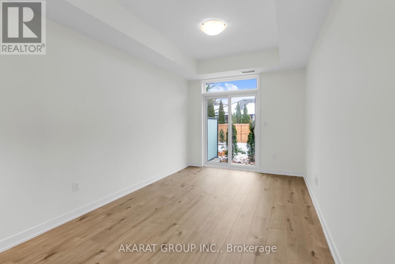 13 - 498 Plains Road E, Burlington, Ontario  L7T 0C9 - Photo 3 - W12701640