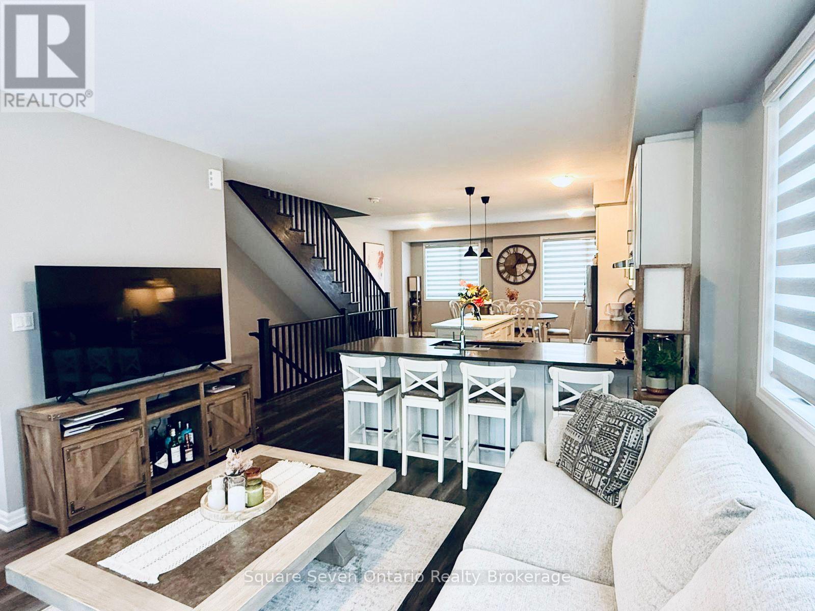 60 Kaitting Trail, Oakville, Ontario  L6M 5N5 - Photo 4 - W12701648