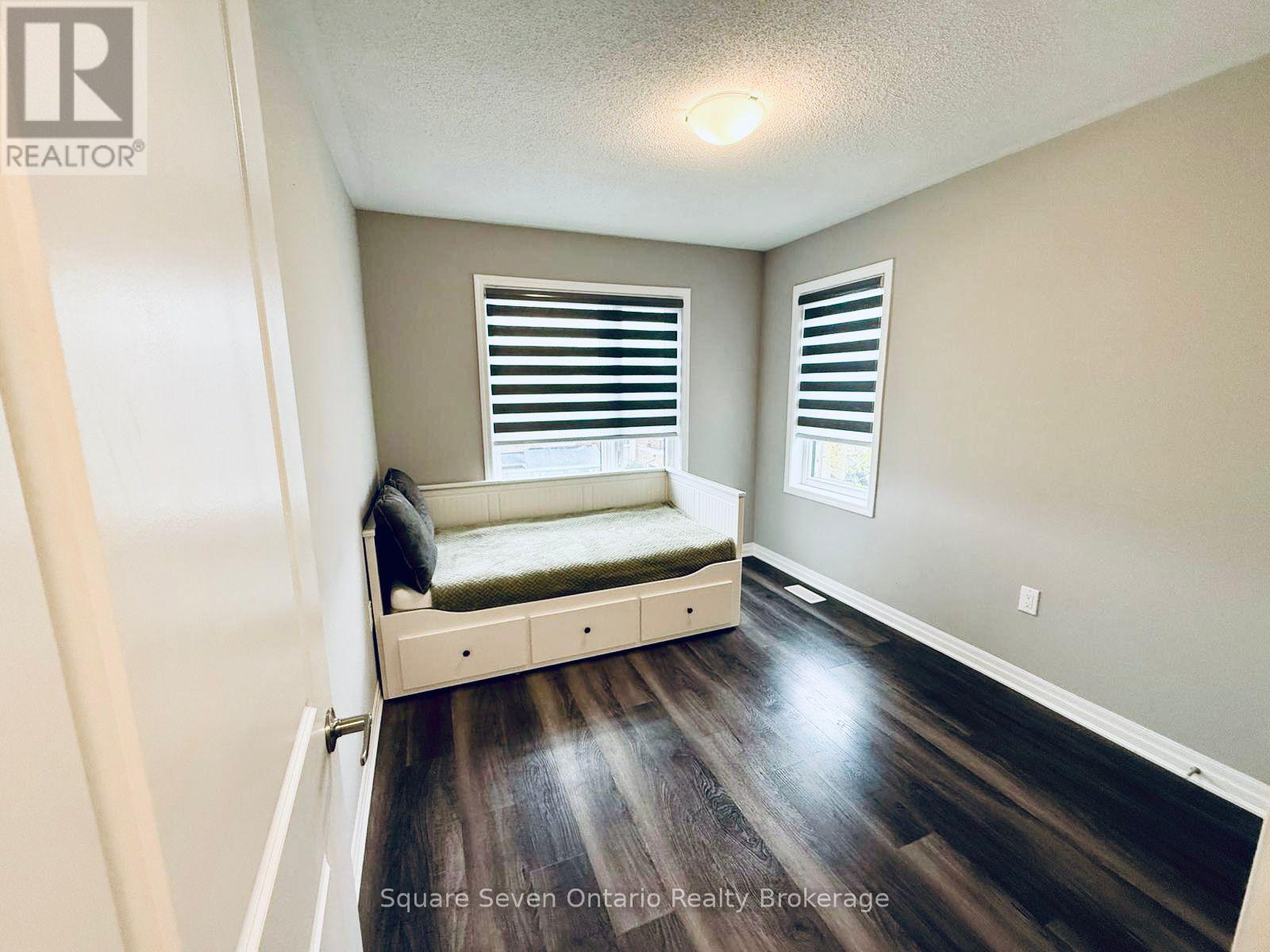 60 Kaitting Trail, Oakville, Ontario  L6M 5N5 - Photo 7 - W12701648