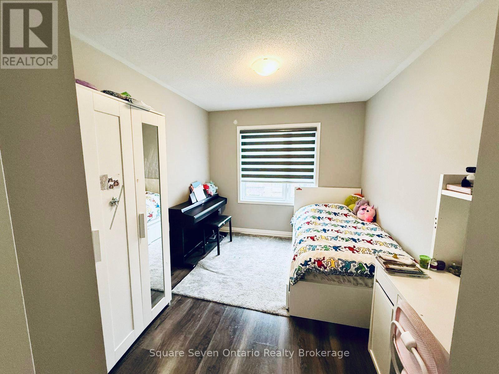 60 Kaitting Trail, Oakville, Ontario  L6M 5N5 - Photo 8 - W12701648