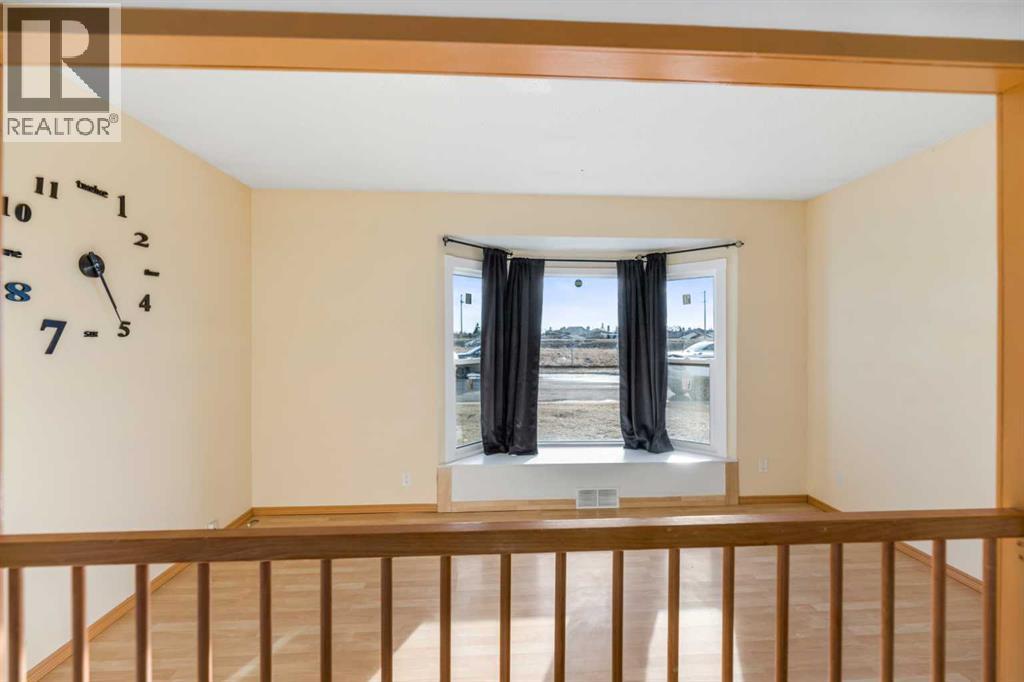 124 Falwood Crescent Ne, Calgary, Alberta  T3J 1E3 - Photo 4 - A2279618