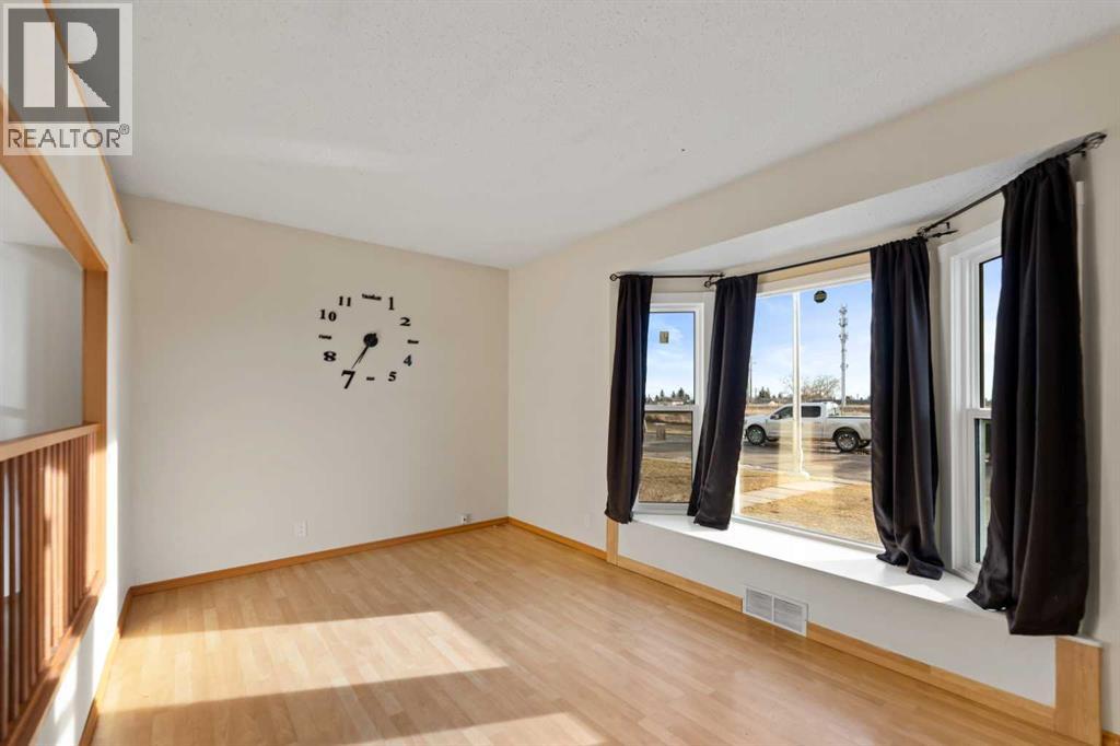 124 Falwood Crescent Ne, Calgary, Alberta  T3J 1E3 - Photo 7 - A2279618