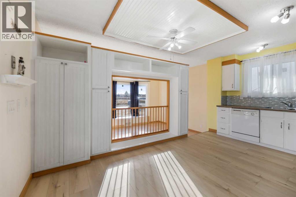 124 Falwood Crescent Ne, Calgary, Alberta  T3J 1E3 - Photo 9 - A2279618