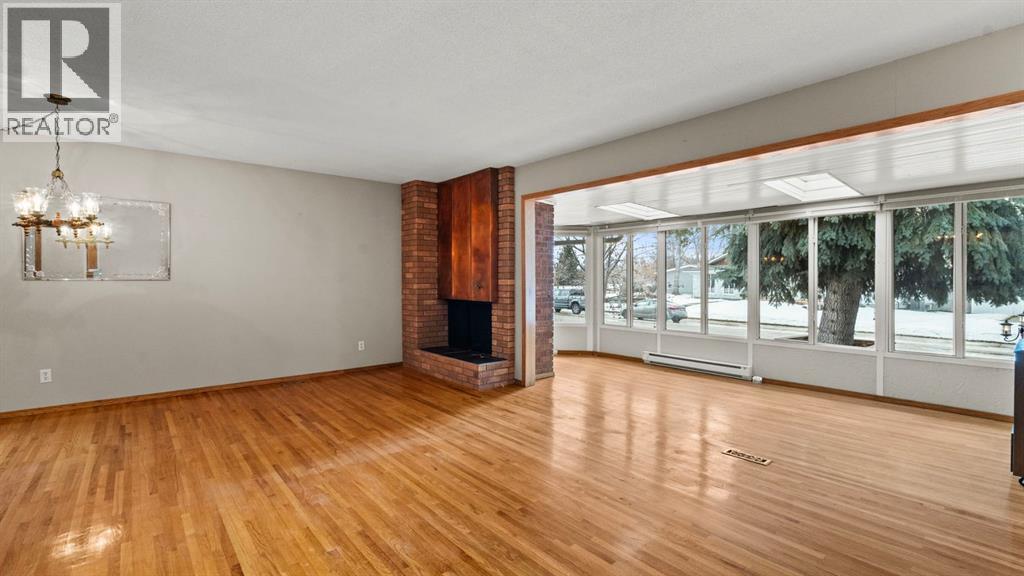 928 120 Avenue Se, Calgary, Alberta  T2J 2K7 - Photo 3 - A2279401