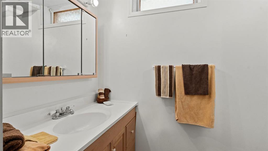 928 120 Avenue Se, Calgary, Alberta  T2J 2K7 - Photo 34 - A2279401