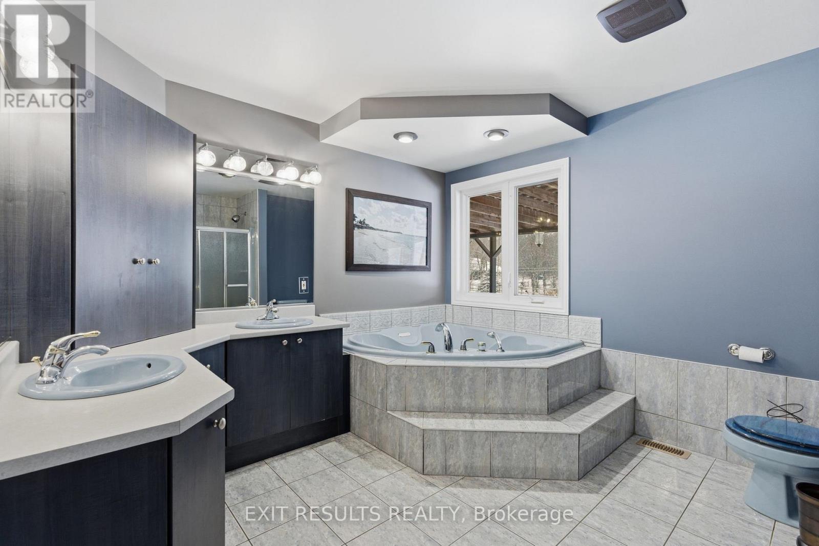 638 St Thomas Road W, Russell, Ontario  K0A 1W0 - Photo 12 - X12701706