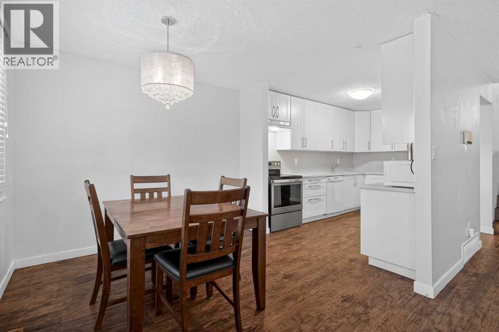 68 Cedarwood Hill Sw, Calgary, Alberta  T2W 3H5 - Photo 11 - A2277997