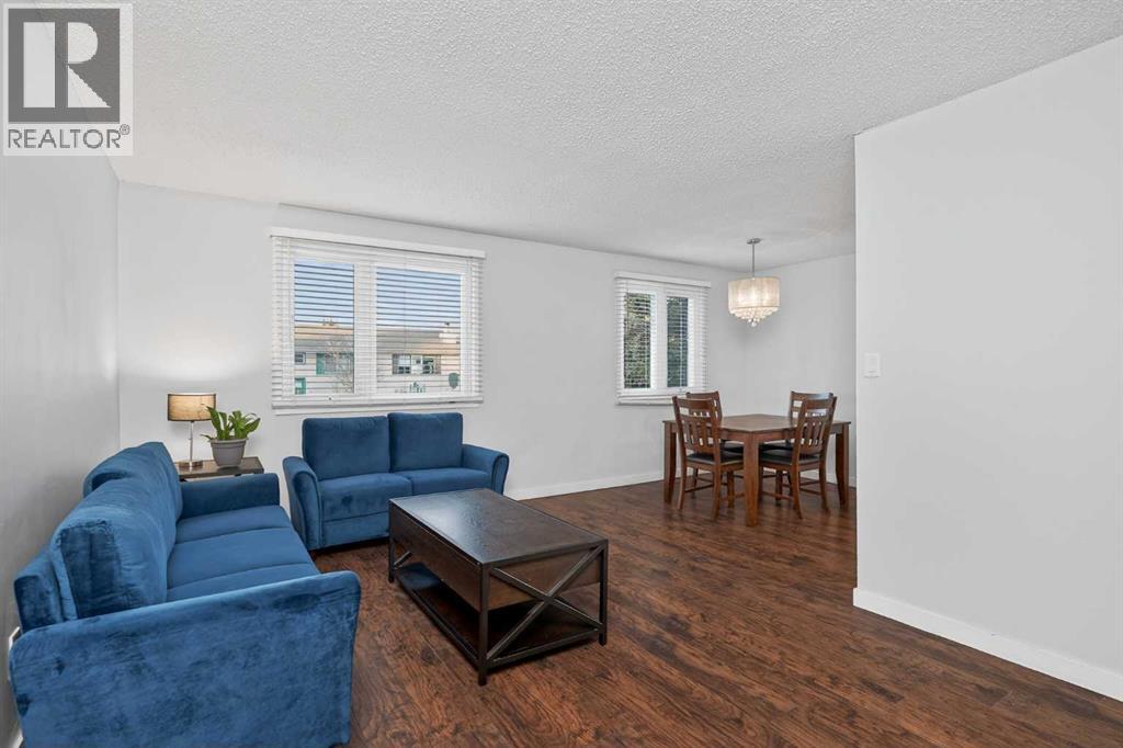 68 Cedarwood Hill Sw, Calgary, Alberta  T2W 3H5 - Photo 6 - A2277997