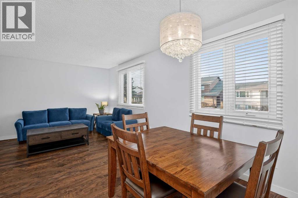 68 Cedarwood Hill Sw, Calgary, Alberta  T2W 3H5 - Photo 9 - A2277997