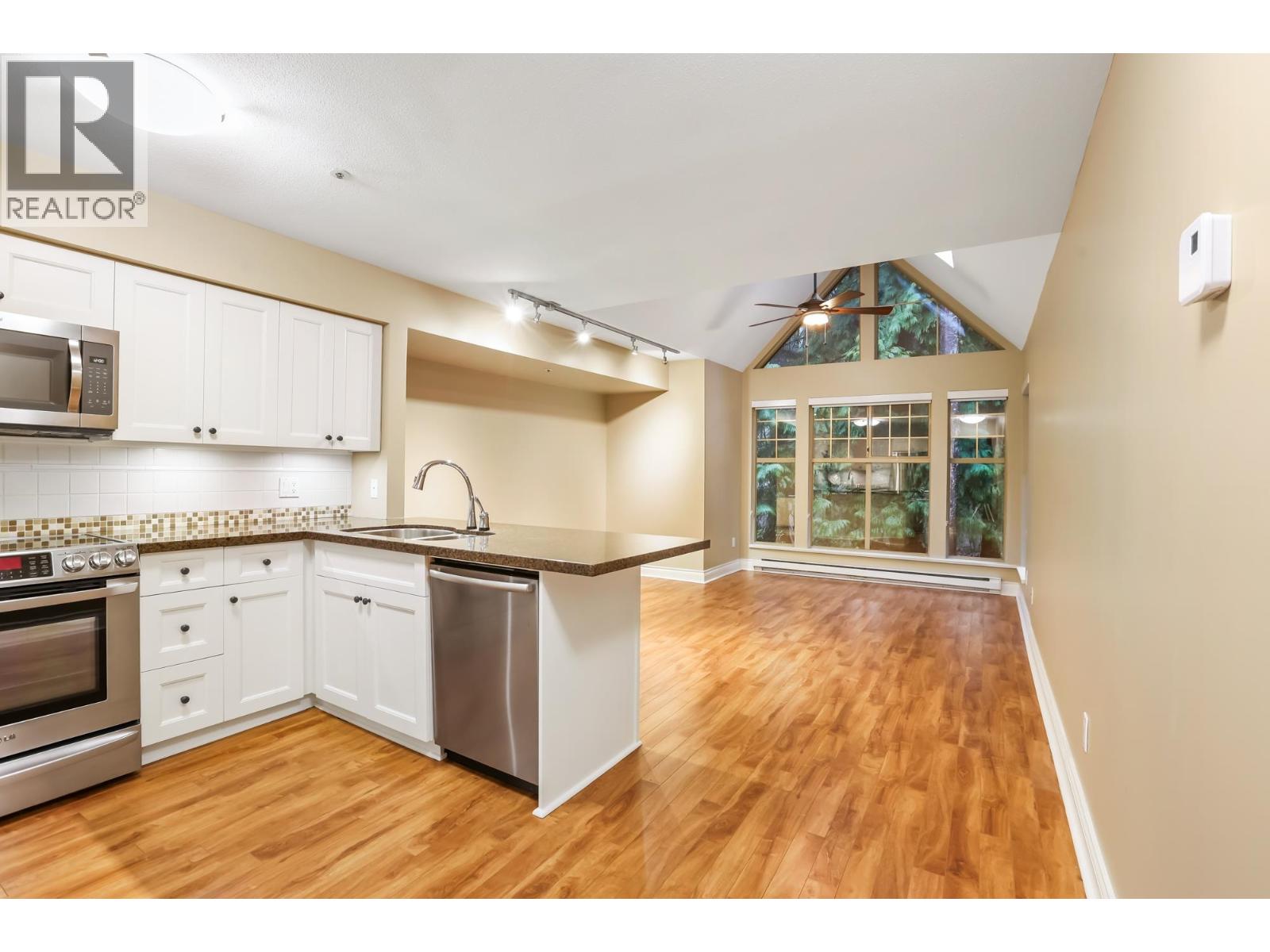 303 180 Ravine Drive, Port Moody, British Columbia  V3H 4Z3 - Photo 7 - R3080039