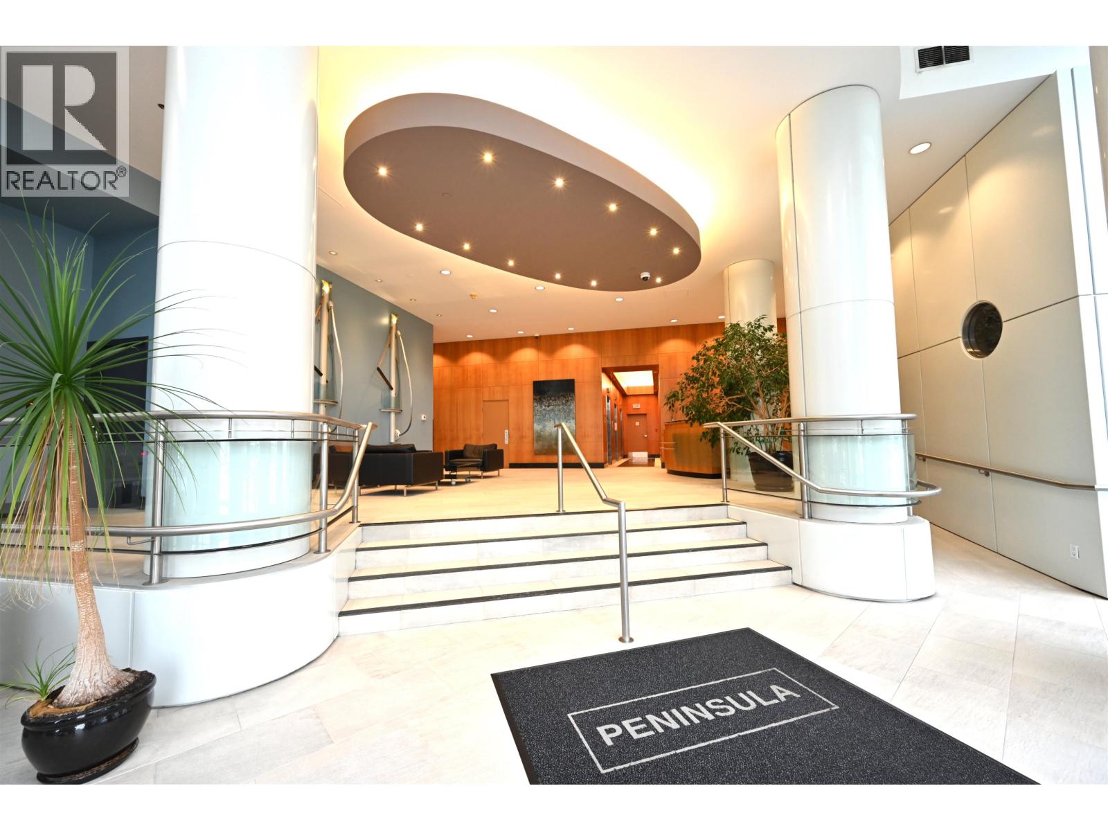 2002 1201 Marinaside Crescent, Vancouver, British Columbia  V6Z 2V2 - Photo 3 - R3079822