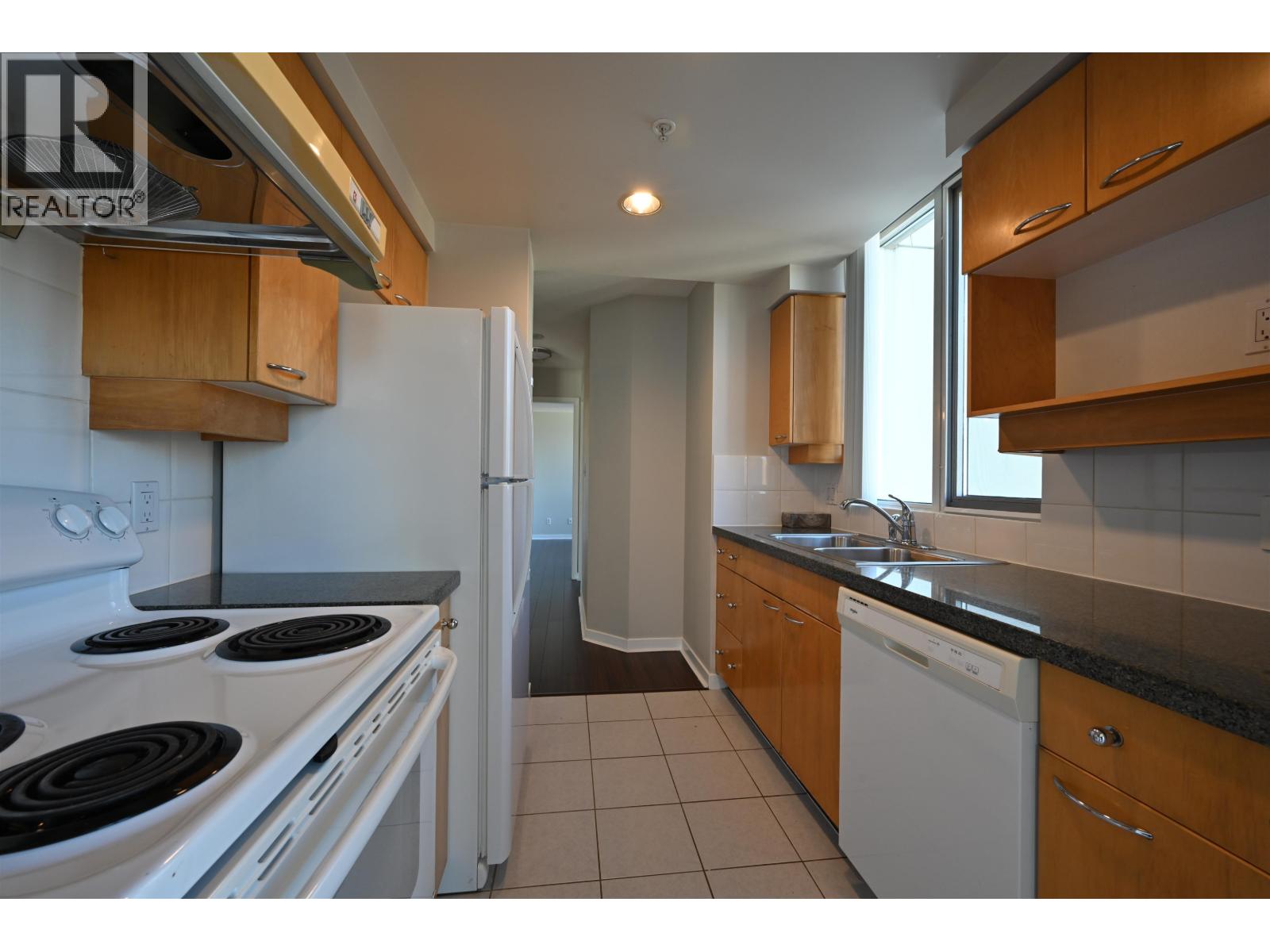 2002 1201 Marinaside Crescent, Vancouver, British Columbia  V6Z 2V2 - Photo 8 - R3079822