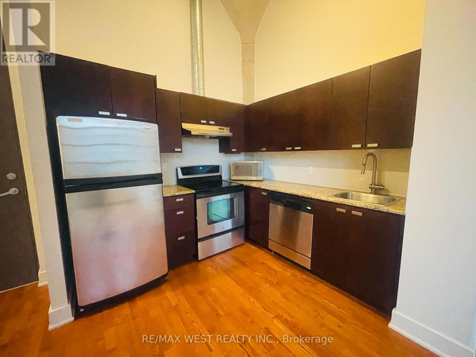 424 - 637 Lake Shore Boulevard W, Toronto, Ontario  M5V 3J6 - Photo 1 - C12701652