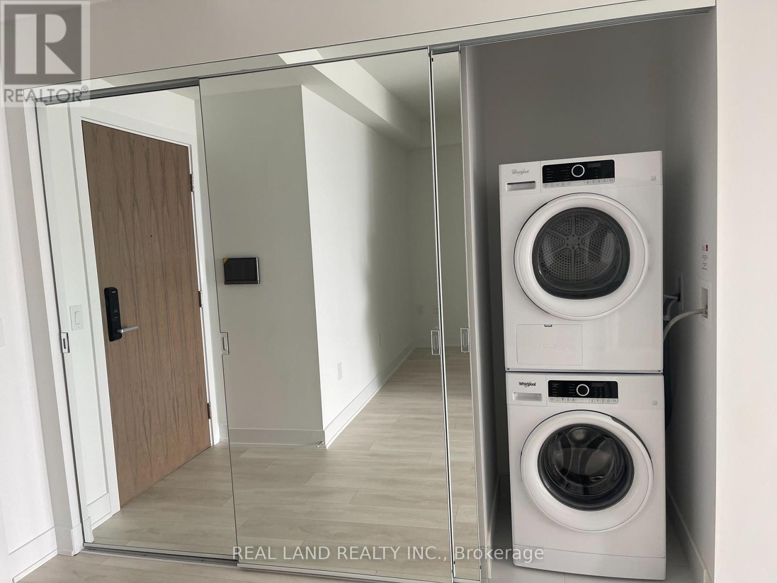 3510 - 575 Bloor Street E, Toronto, Ontario  M4W 0B2 - Photo 2 - C12701710