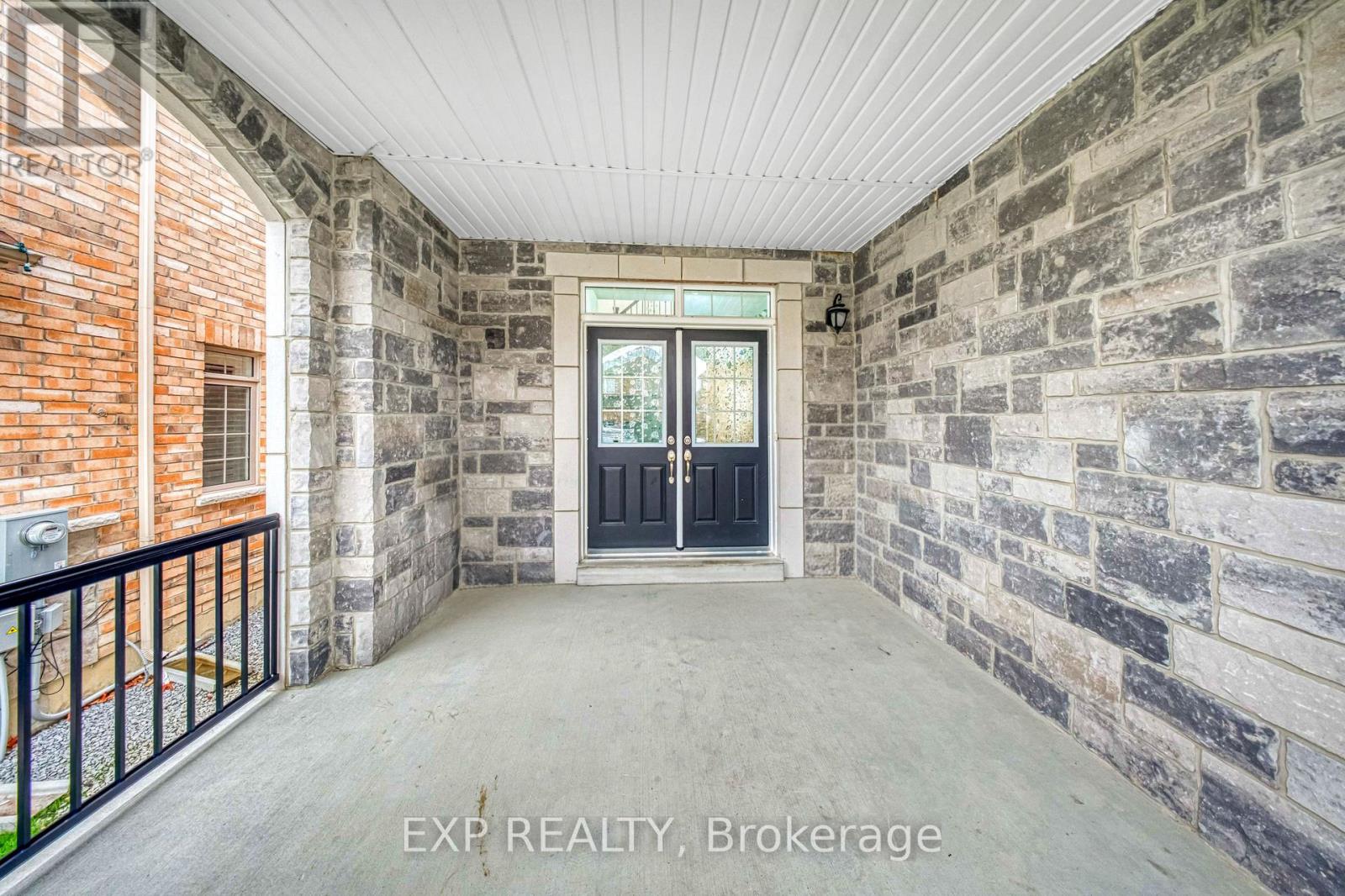 166 Inverness Way, Bradford West Gwillimbury, Ontario  L3Z 2A6 - Photo 2 - N12701708