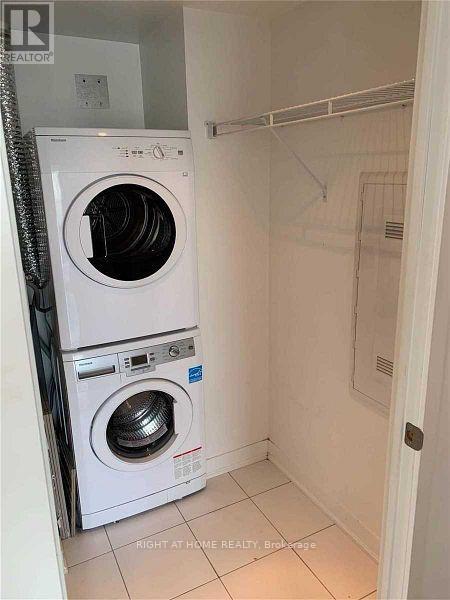 1607 - 88 Harbour Street, Toronto, Ontario  M5J 0C3 - Photo 7 - C12637648